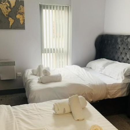 2 Bedroom Free Parking By Concert Square Sleeps 8 Liverpool Dış mekan fotoğraf