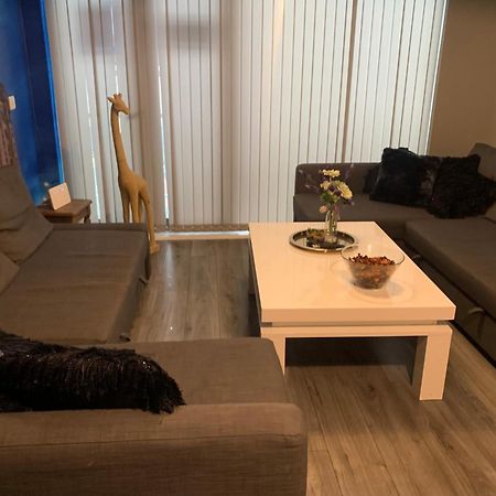2 Bedroom Free Parking By Concert Square Sleeps 8 Liverpool Dış mekan fotoğraf
