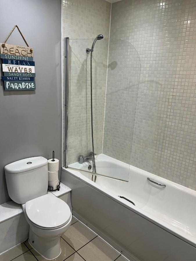 2 Bedroom Free Parking By Concert Square Sleeps 8 Liverpool Dış mekan fotoğraf