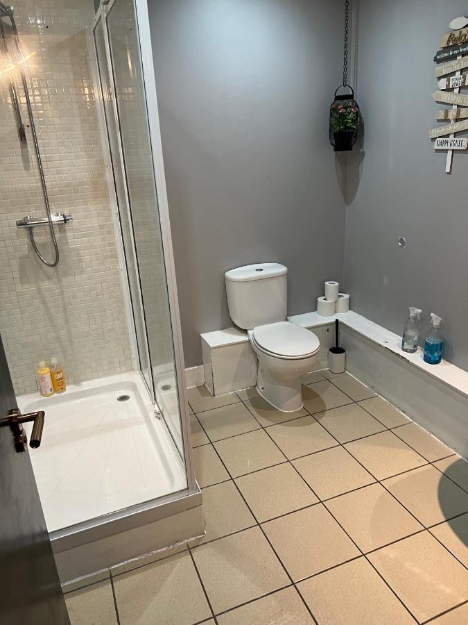 2 Bedroom Free Parking By Concert Square Sleeps 8 Liverpool Dış mekan fotoğraf