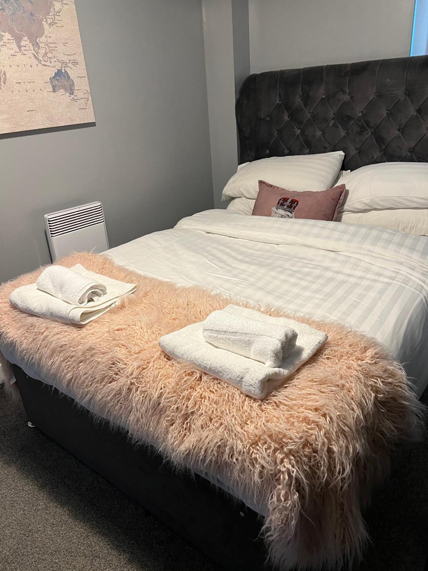 2 Bedroom Free Parking By Concert Square Sleeps 8 Liverpool Dış mekan fotoğraf